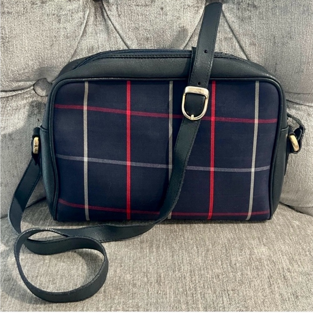 Beautiful Burberry Crossbody bag in use condition look at pictures, please - Picture 2 of 11